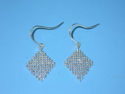 925银饰之光 深圳市东恒珠宝首饰的开发与销售